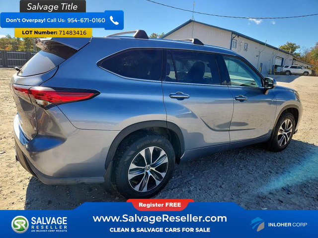 Used 2021 Toyota Highlander XLE AWD/4WD image 4
