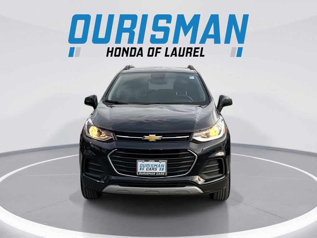 Used 2022 Chevrolet Trax LT w/ Driver Confidence Package image 3