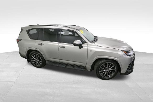 Used 2024 Lexus LX 600 F Sport image 5