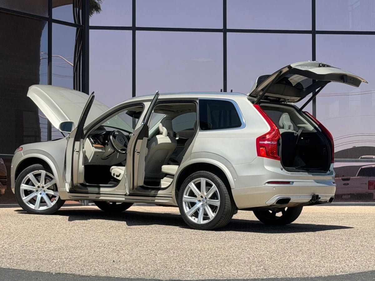 Used 2017 Volvo XC90 T6 Inscription w/ Vision Package AWD/4WD image 17