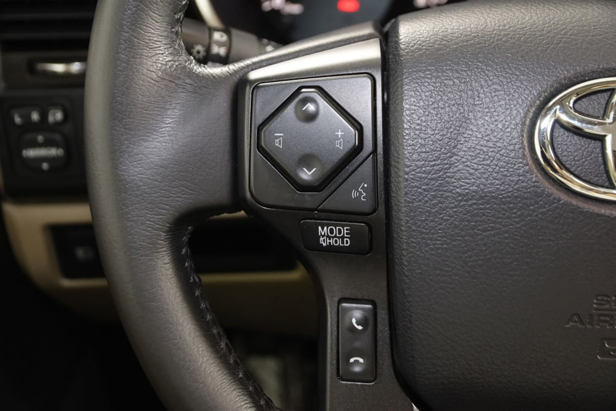 Used 2020 Toyota Sequoia Platinum AWD/4WD image 35