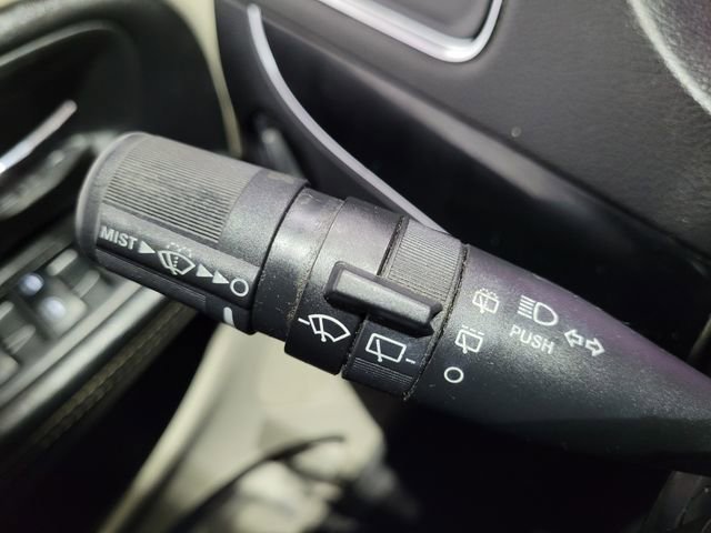 Used 2019 Dodge Grand Caravan SXT w/ Rear Park Assist Package image 34