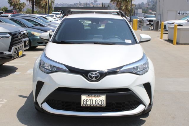 Used 2020 Toyota C-HR XLE FWD image 2
