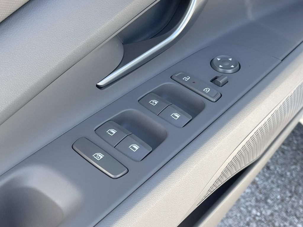 New 2025 Hyundai Elantra SEL image 21