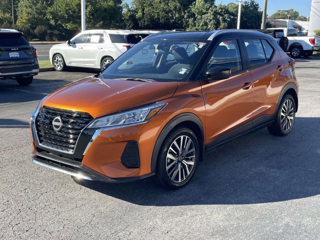 Used 2023 Nissan Kicks SV FWD image 3