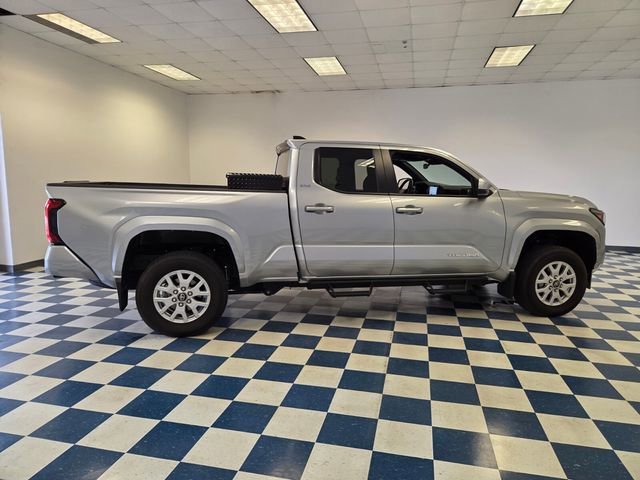 Used 2025 Toyota Tacoma SR5 RWD image 9
