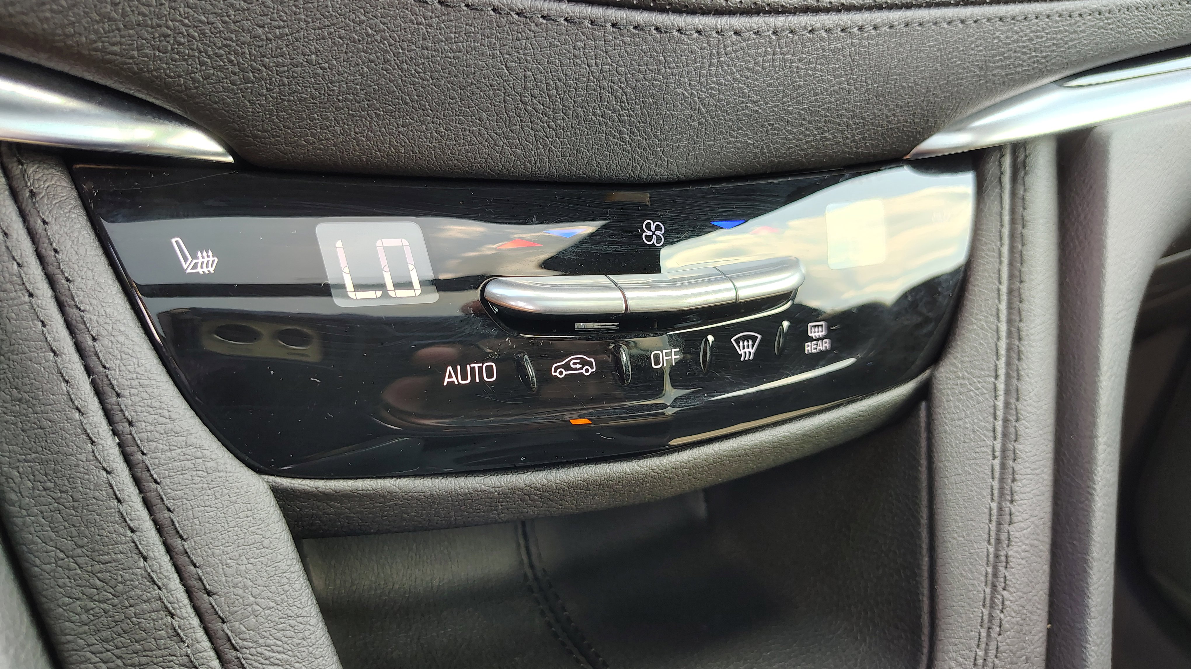 New 2025 Cadillac XT6 Luxury w/ LPO, Premium Carpet Package image 27