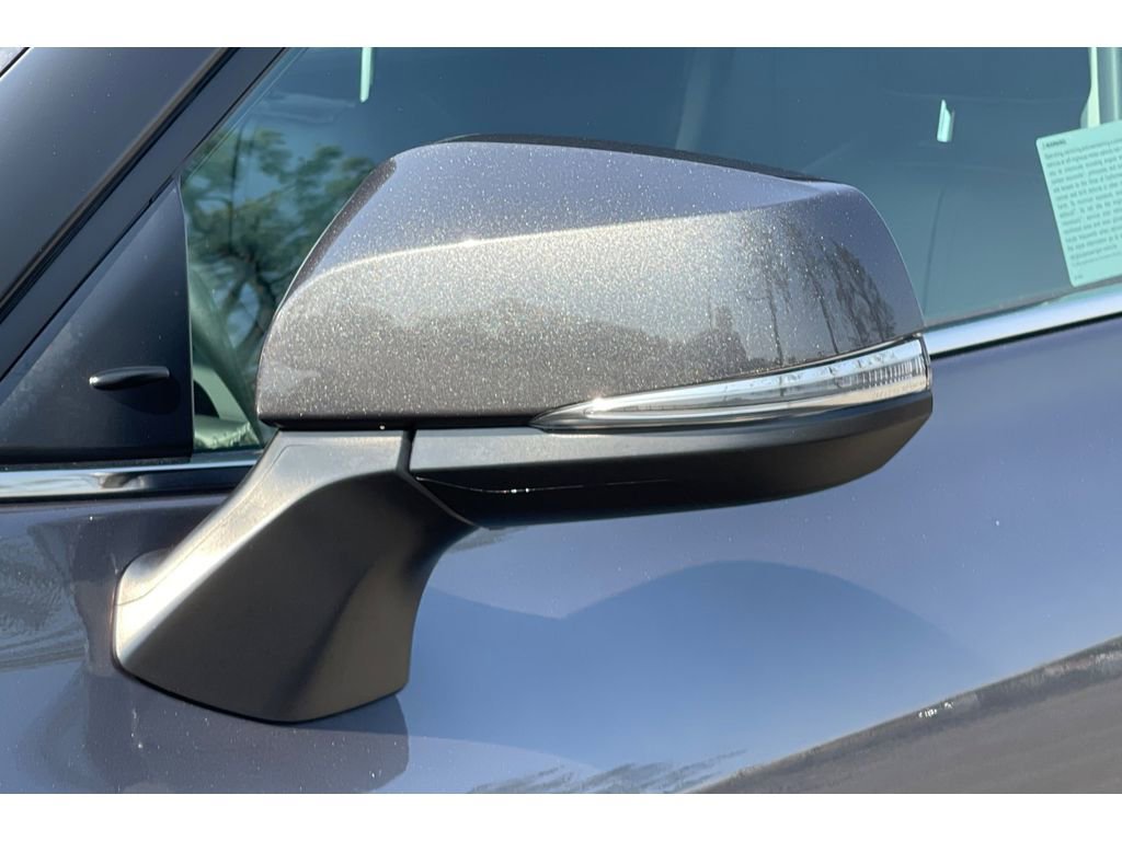 Used 2024 Toyota Highlander XLE FWD image 53