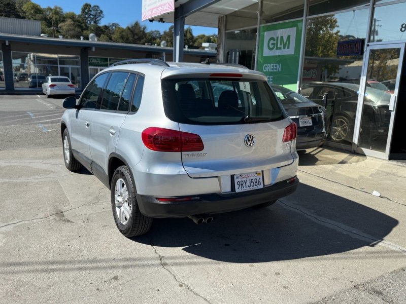 Used 2017 Volkswagen Tiguan S image 7