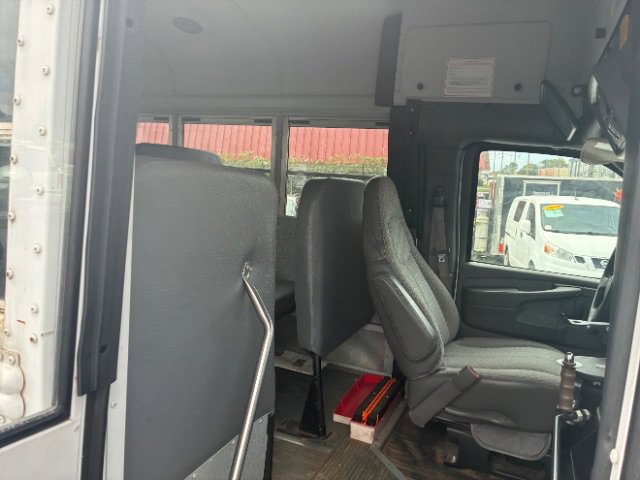 Used 2007 Chevrolet Express 3500 image 20