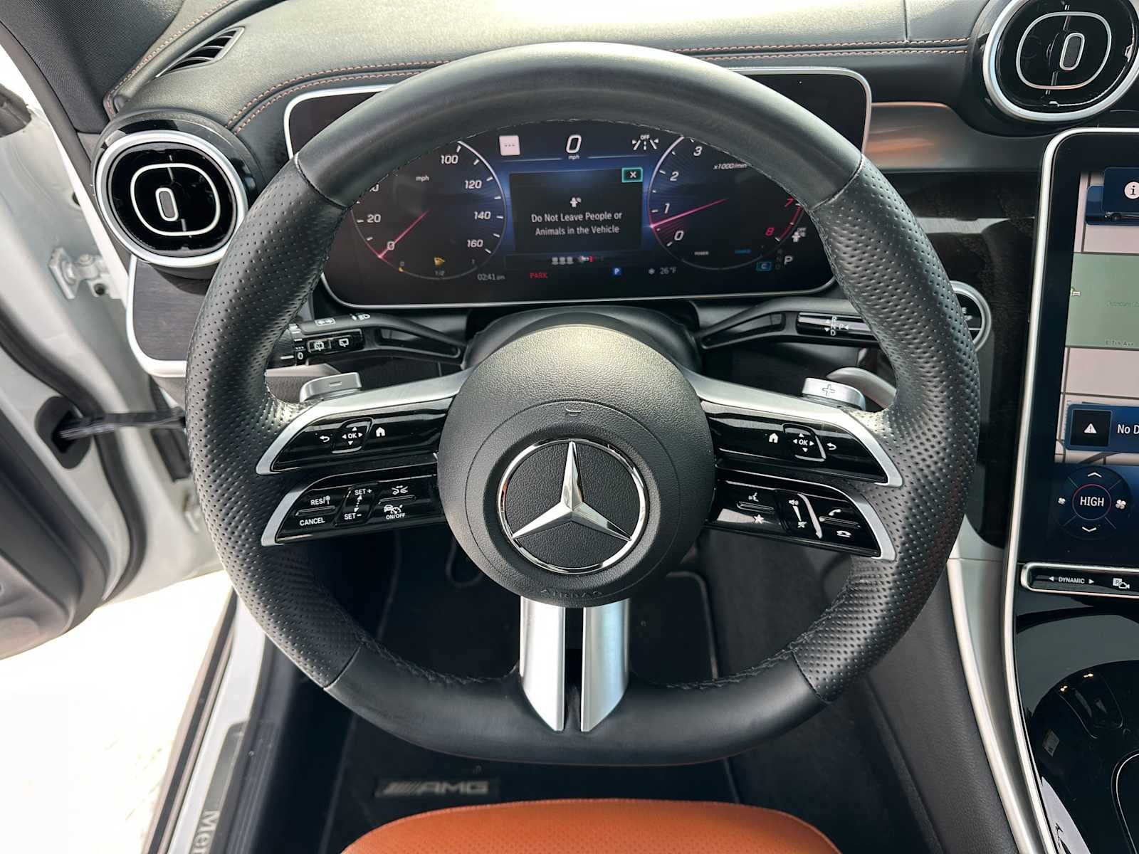 Used 2024 Mercedes-Benz GLC 300 4MATIC image 23