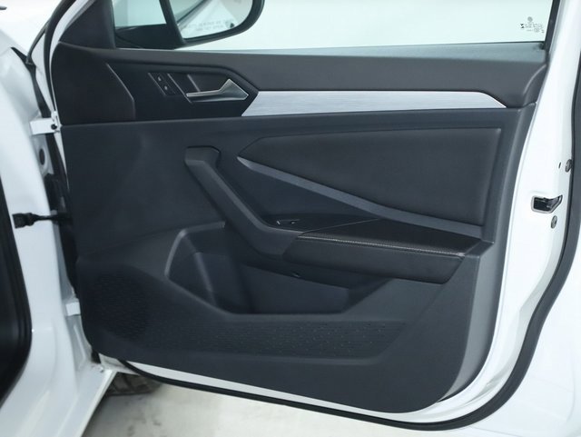 Certified 2025 Volkswagen Jetta S image 31