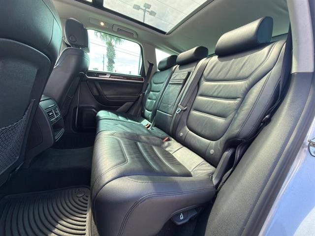 Used 2014 Volkswagen Touareg Sport AWD/4WD image 10