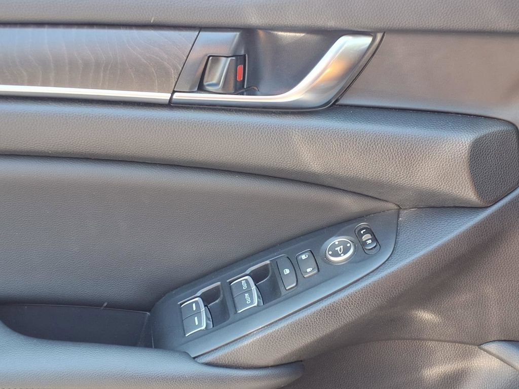 Used 2019 Honda Accord EX image 17