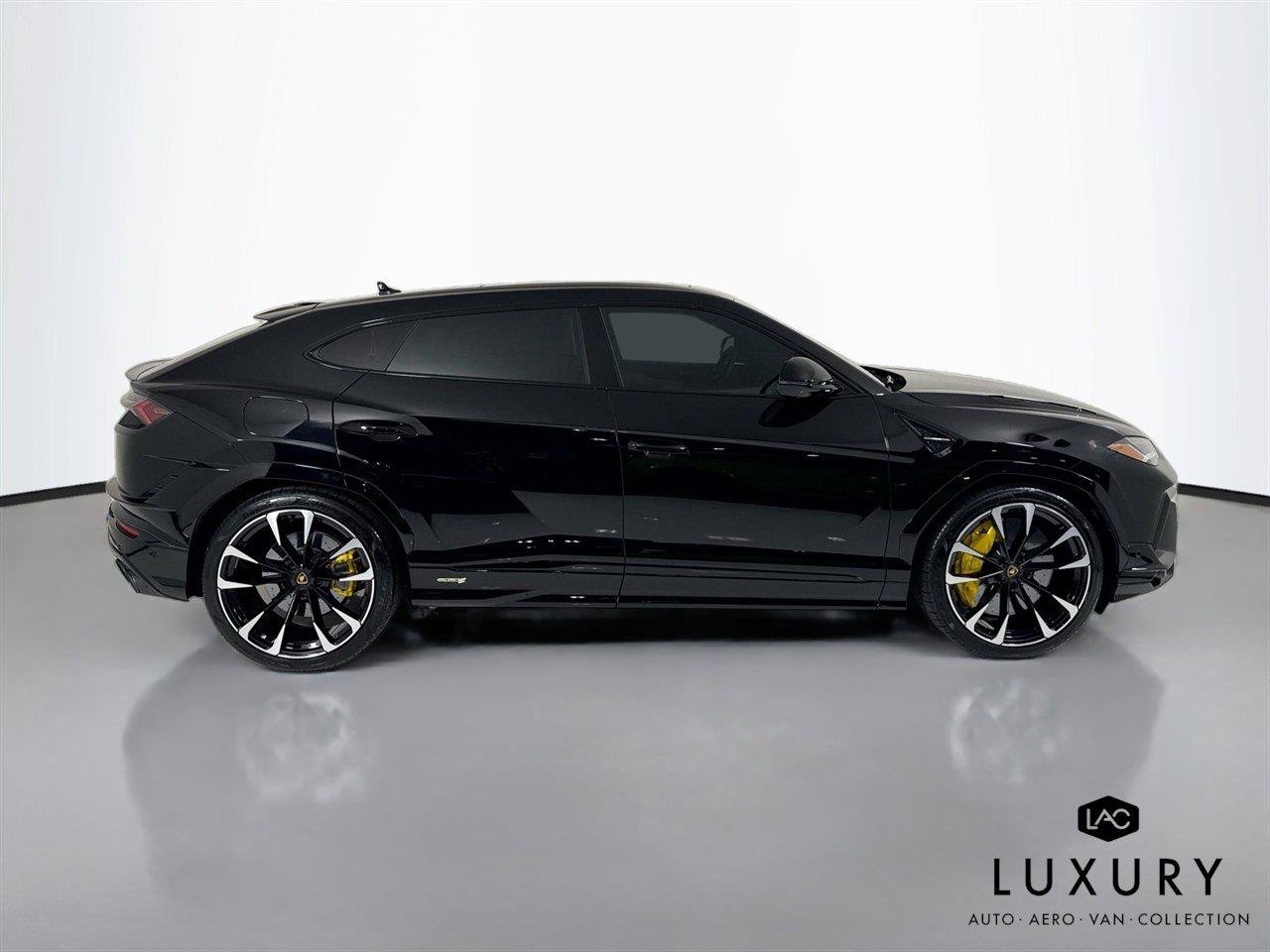 Used 2024 Lamborghini Urus S AWD/4WD image 5
