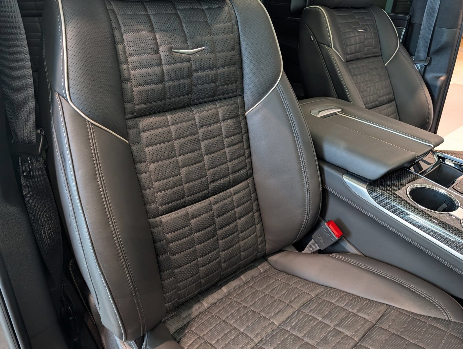 Certified 2025 Cadillac Escalade V AWD/4WD image 40