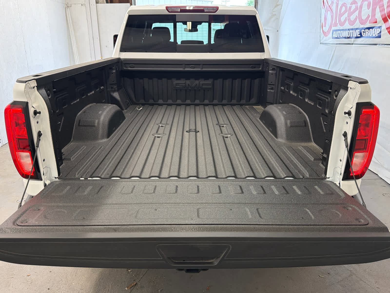 New 2026 GMC Sierra 2500 SLE w/ SLE Value Package; AWD/4WD image 8