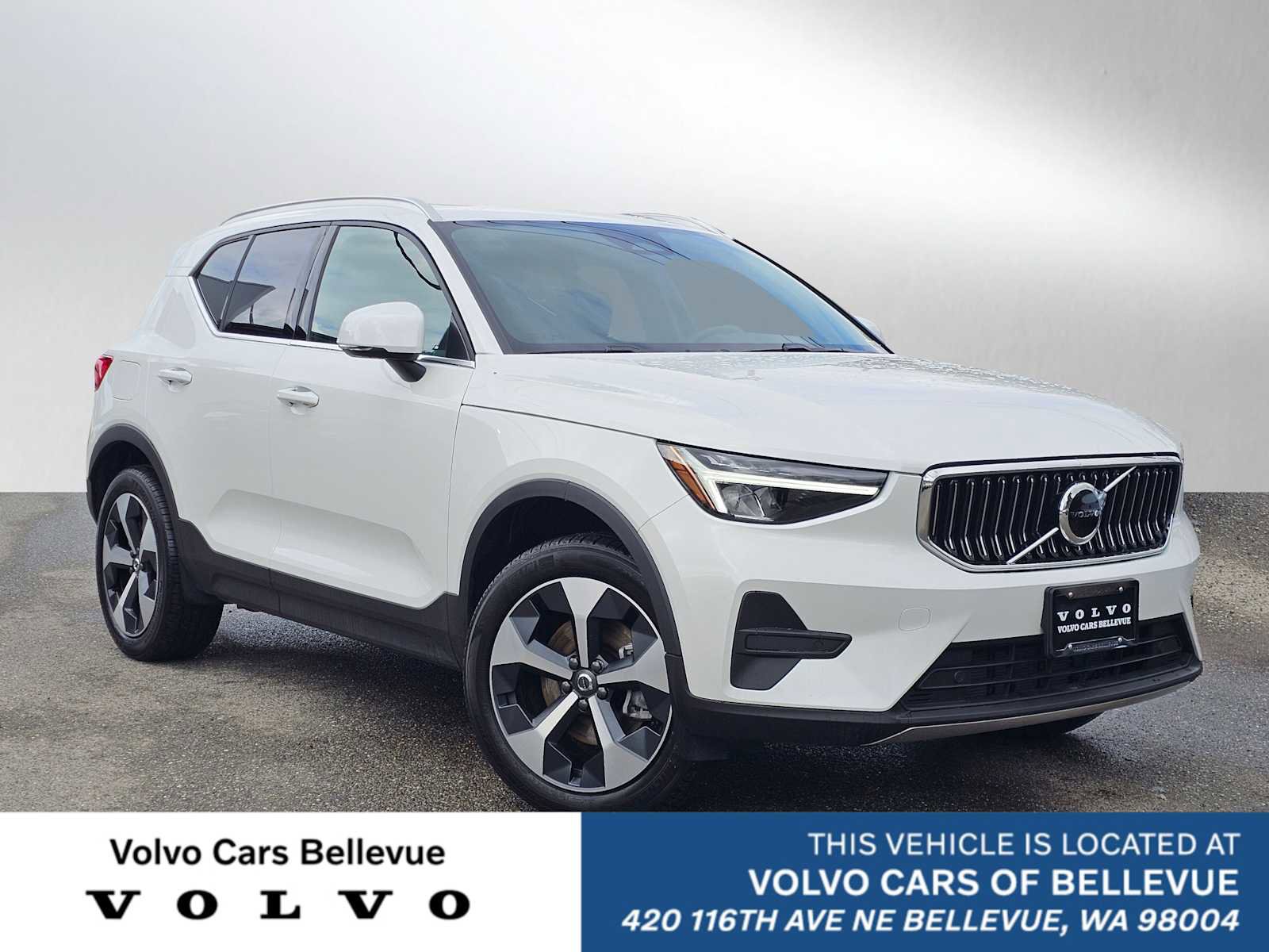 Used 2025 Volvo XC40 B5 Core w/ Protection Package Premier image 1