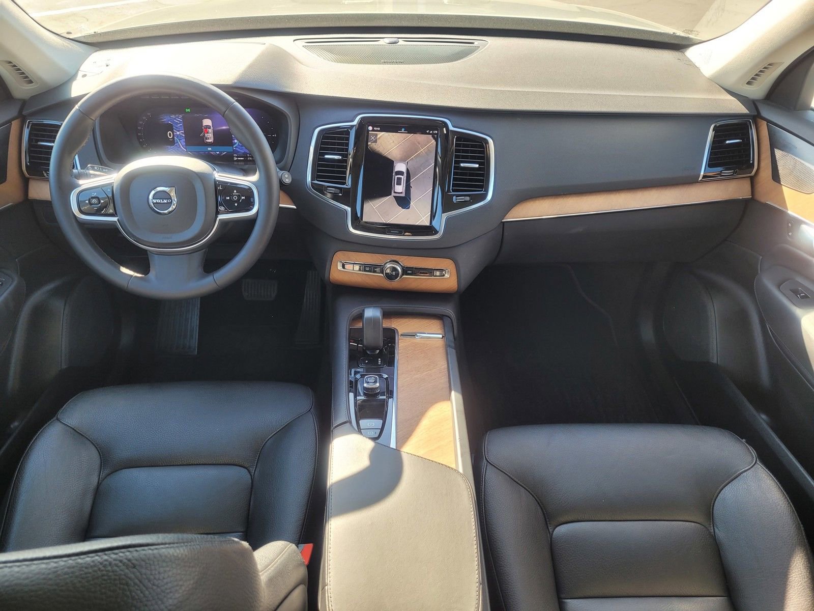 Certified 2023 Volvo XC90 T8 Plus w/ Protection Package Premier image 13