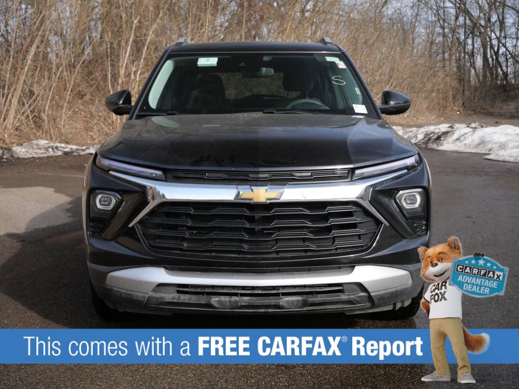Used 2025 Chevrolet TrailBlazer LT AWD/4WD image 2