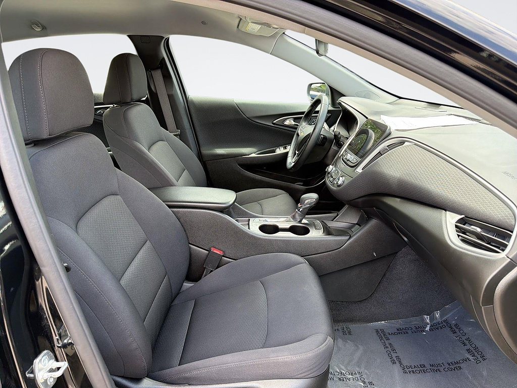 Used 2025 Chevrolet Malibu RS FWD image 30