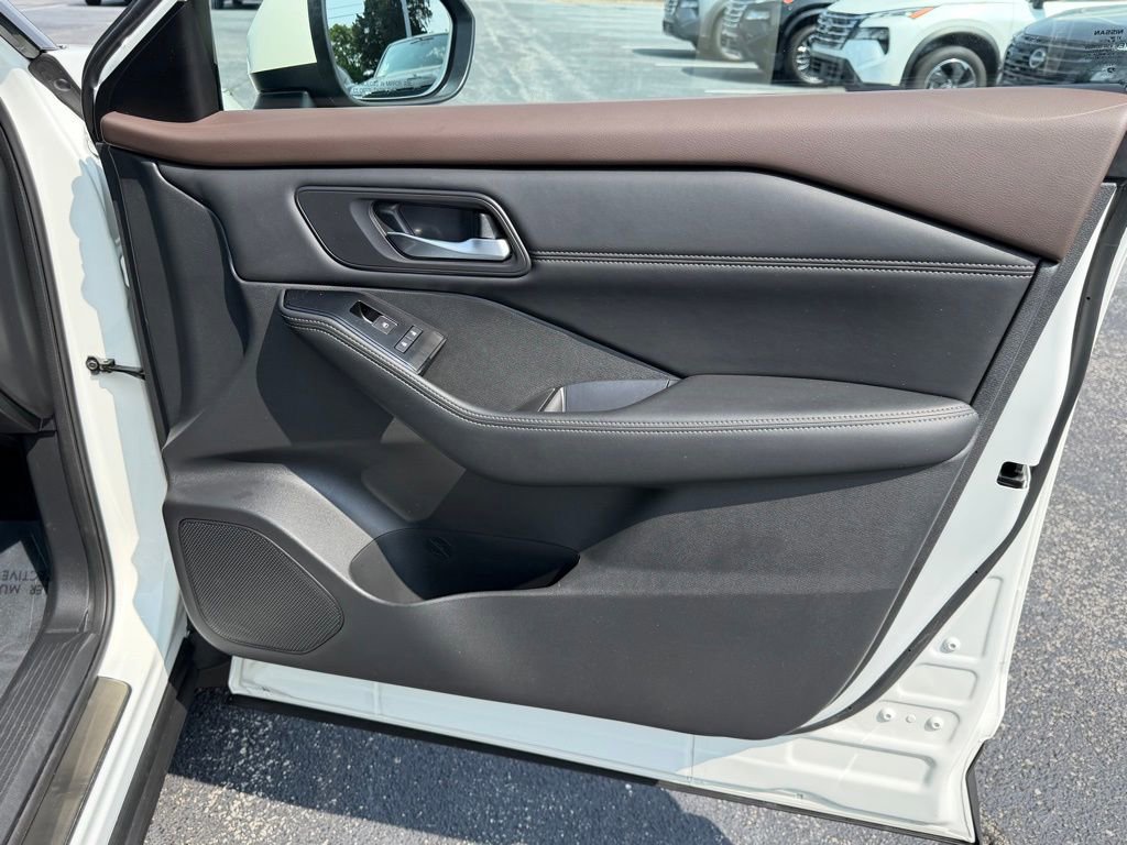 Used 2022 Nissan Rogue SL w/ SL Premium Package FWD image 27