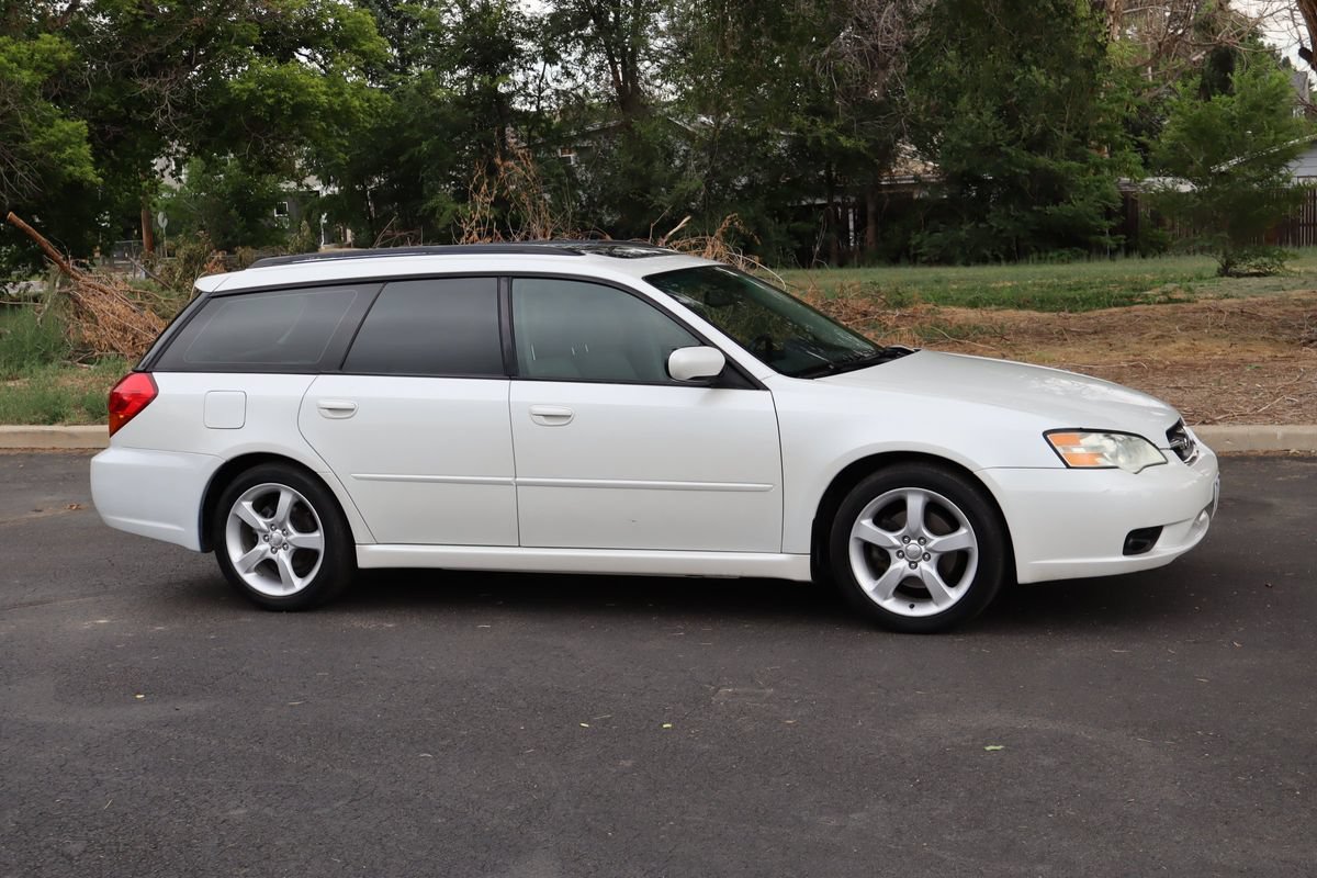 Used 2007 Subaru Legacy Wagon AWD/4WD image 2