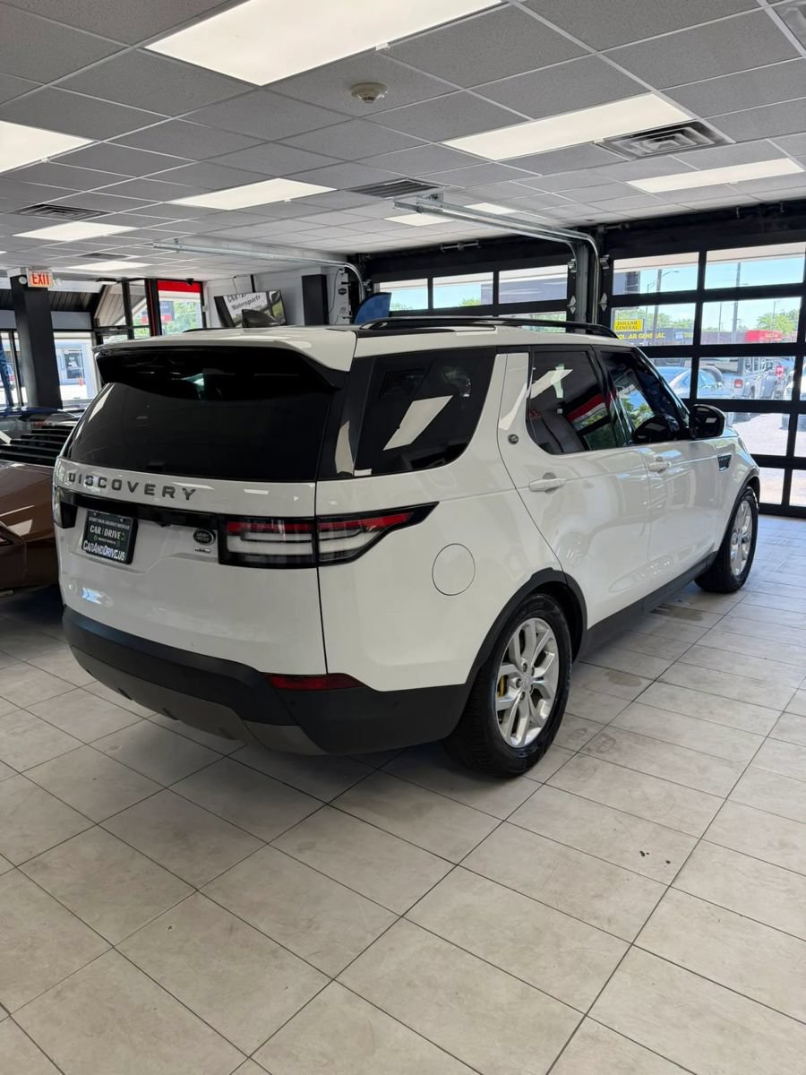 Used 2020 Land Rover Discovery SE AWD/4WD image 4