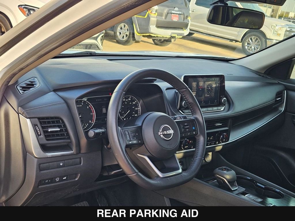 Used 2024 Nissan Rogue SV w/ SV Premium Package image 13