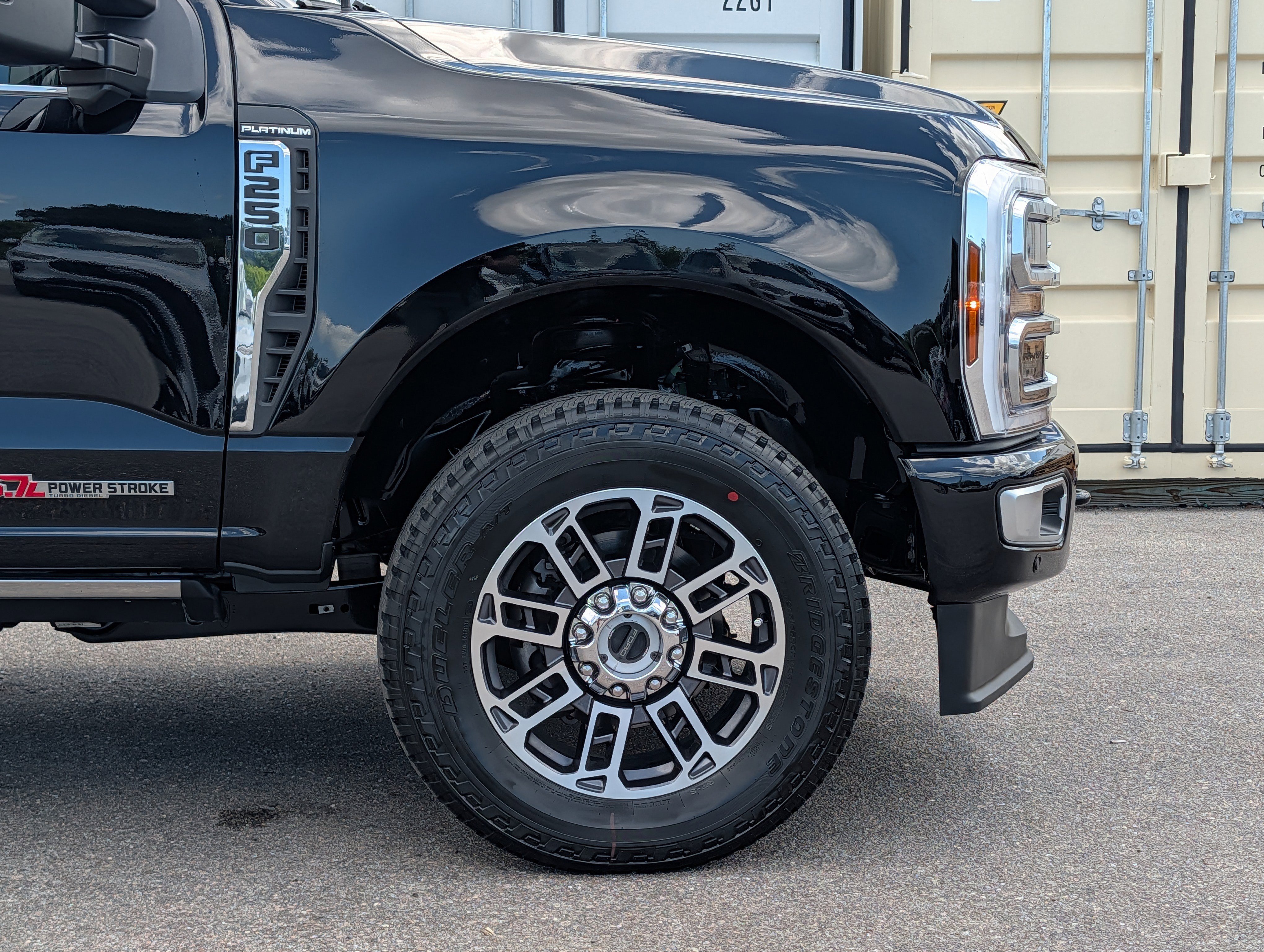 Used 2025 Ford F250 Platinum w/ Platinum Plus Package AWD/4WD image 11