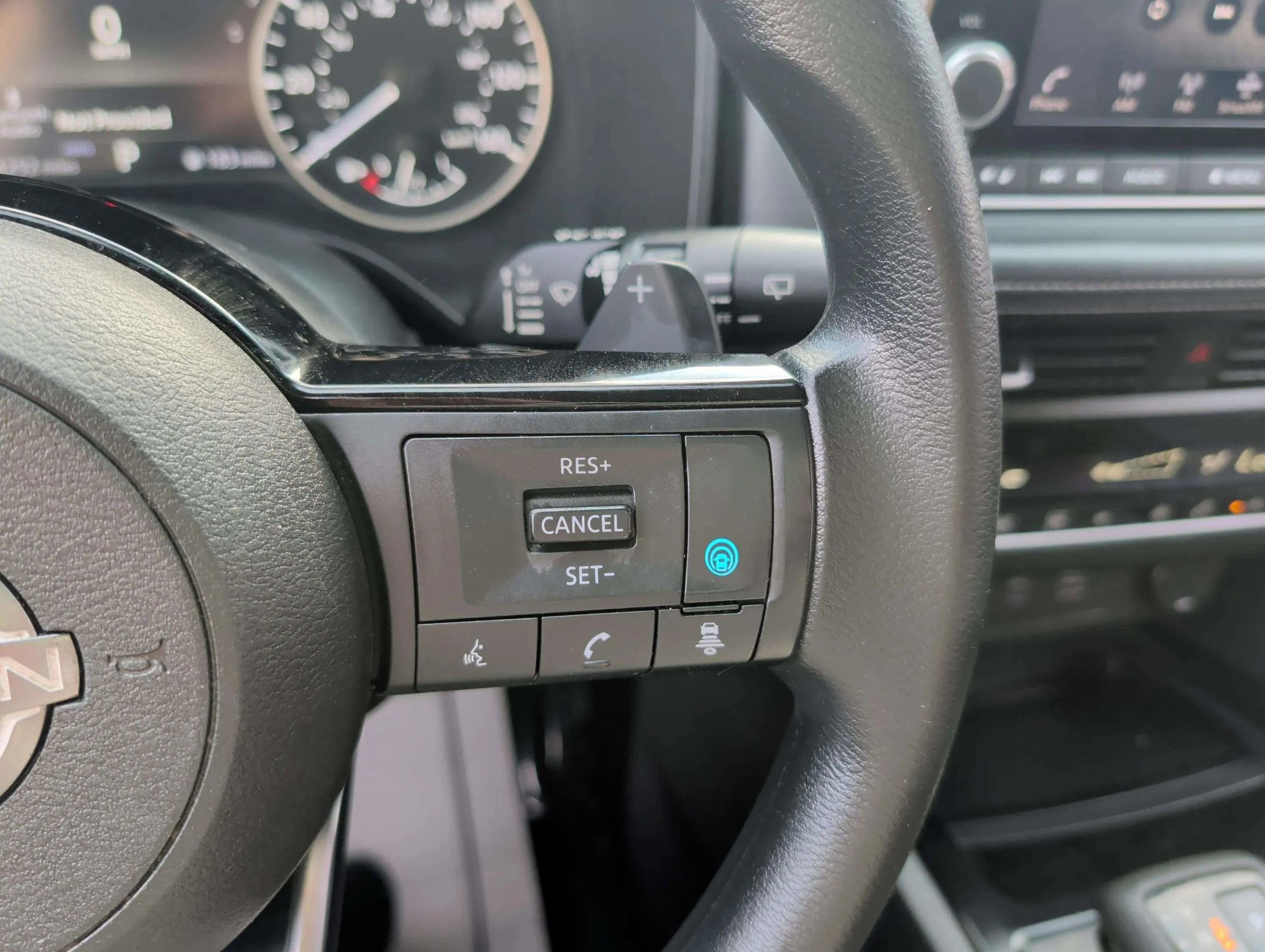 Used 2023 Nissan Rogue SV image 22