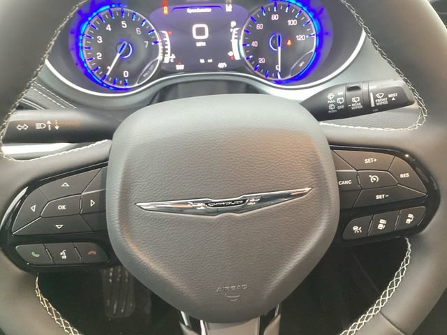 New 2026 Chrysler Pacifica Limited image 13