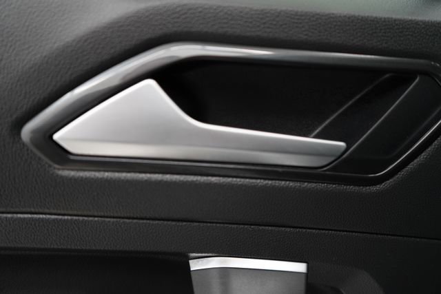 Used 2022 Volkswagen Tiguan SE w/ Panoramic Sunroof Package image 46