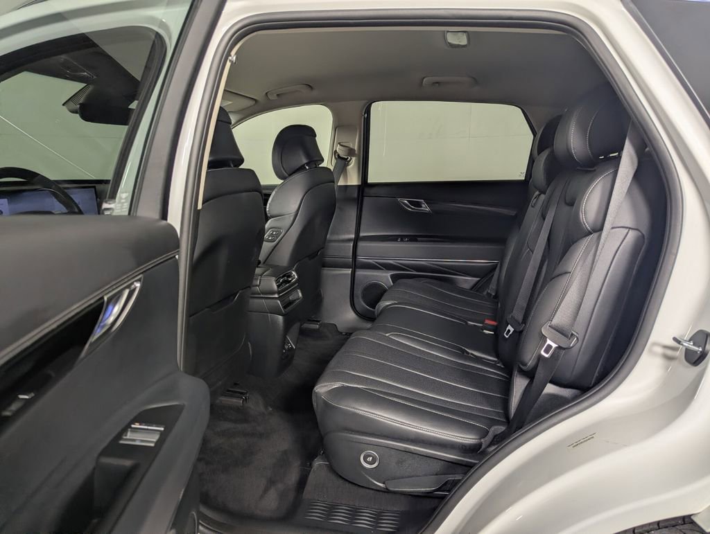 Used 2025 Genesis GV80 2.5T Standard image 25