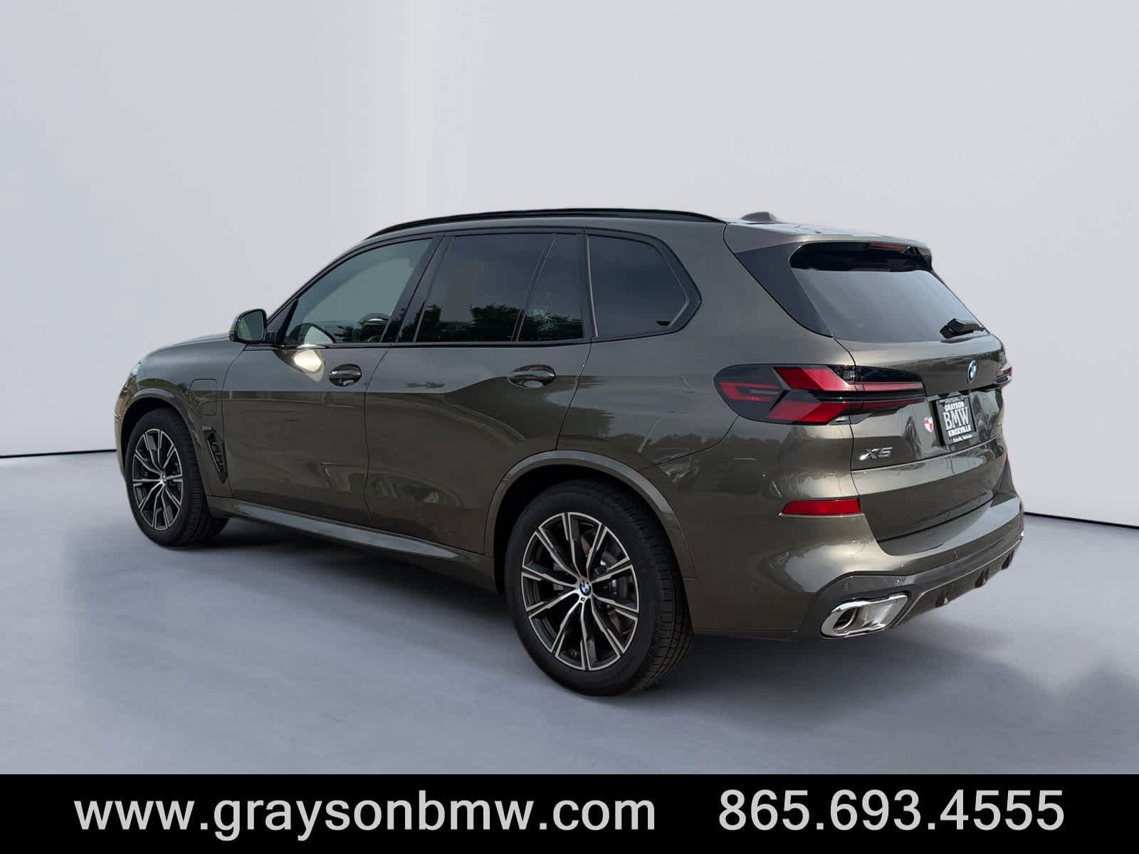 Used 2026 BMW X5 xDrive50e w/ M Sport Package AWD/4WD image 5
