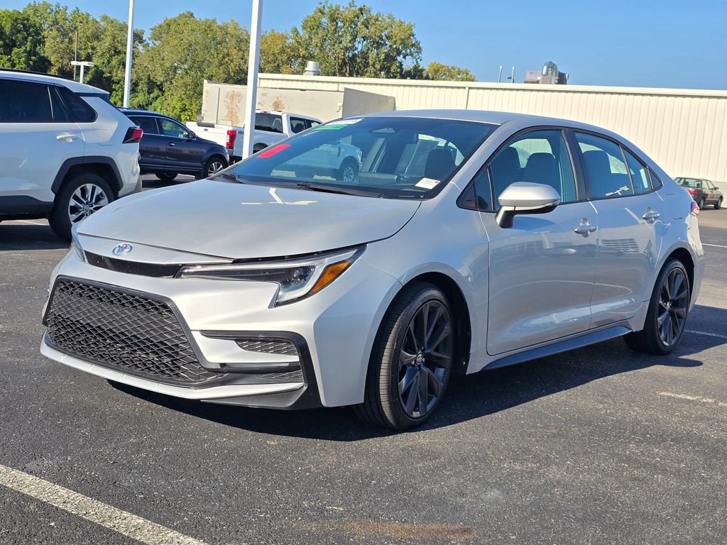 Used 2023 Toyota Corolla SE FWD image 4