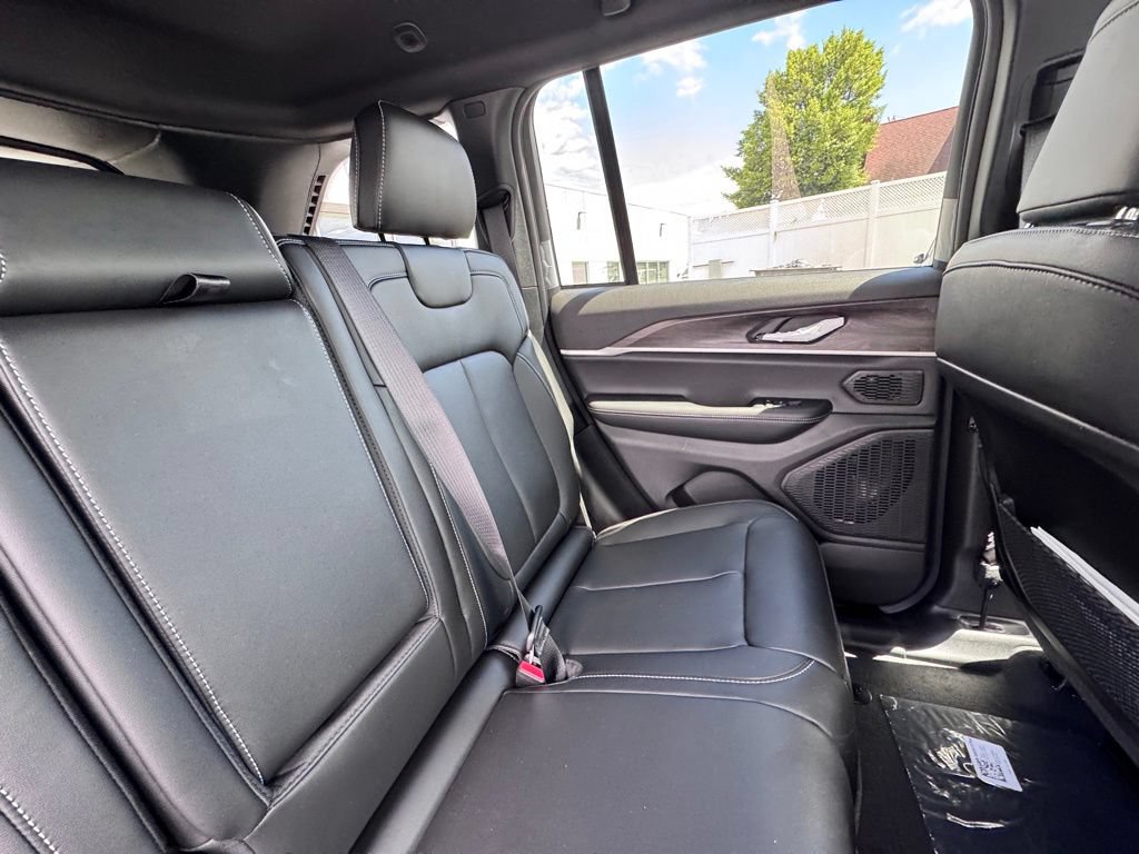 New 2026 Jeep Grand Cherokee Limited AWD/4WD image 22
