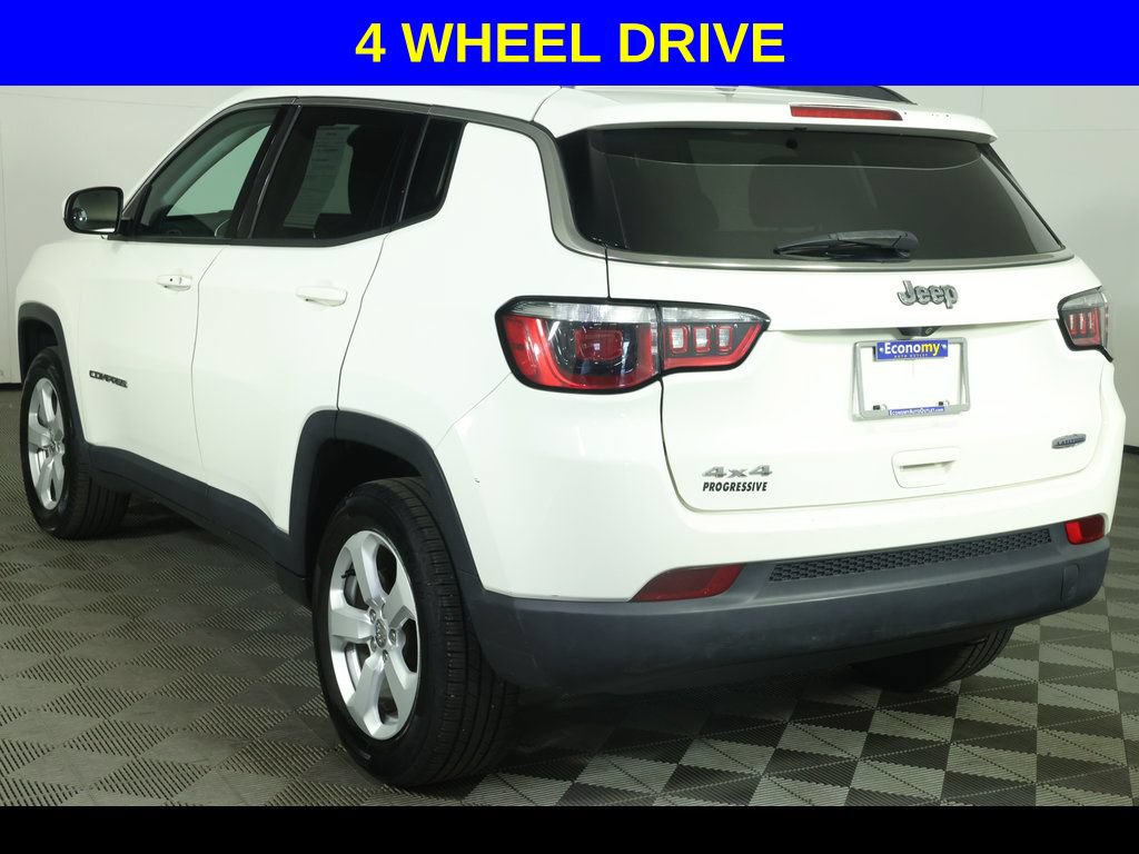 Used 2018 Jeep Compass Latitude w/ Cold Weather Group AWD/4WD image 3