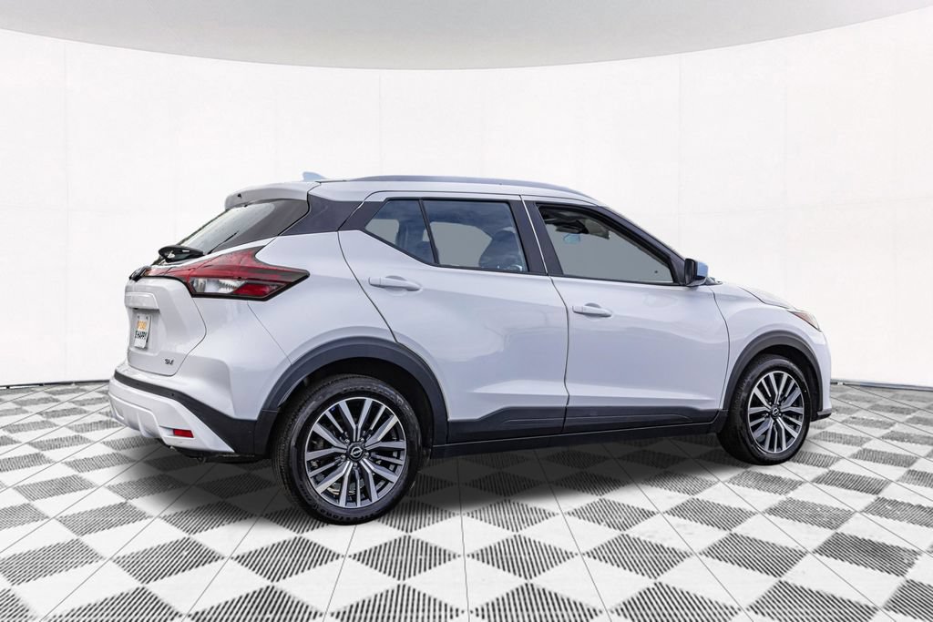 Used 2022 Nissan Kicks SV FWD image 10