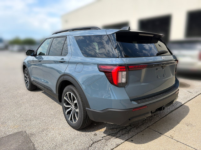 New 2027 Ford Explorer ST-Line AWD/4WD image 9