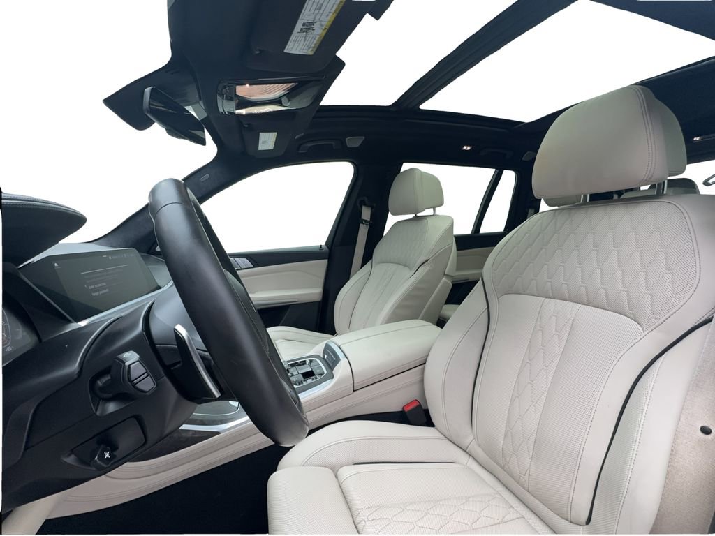 Used 2020 BMW X7 M50i w/ Dynamic Handling Package image 23