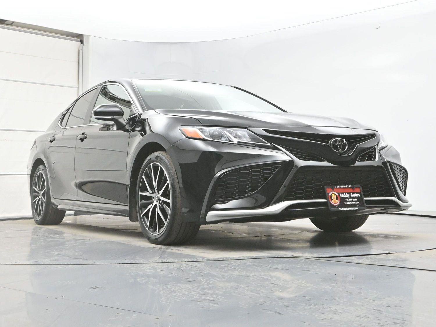Used 2024 Toyota Camry SE image 28