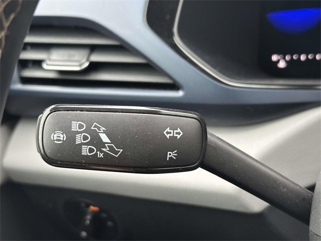 Certified 2022 Volkswagen Taos SE w/ Panoramic Sunroof Package image 34