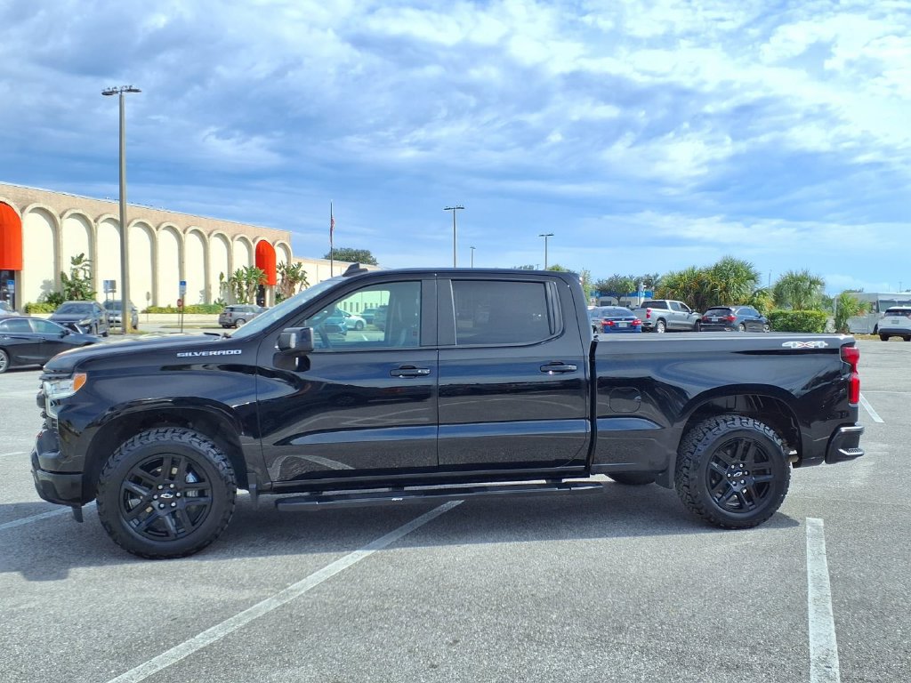 Used 2024 Chevrolet Silverado 1500 RST w/ Convenience Package II AWD/4WD image 4