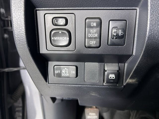 Used 2017 Toyota Tundra SR5 AWD/4WD image 16