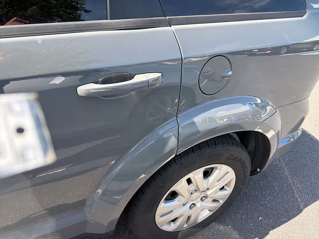 Used 2019 Dodge Journey SE w/ Connectivity Group FWD image 6