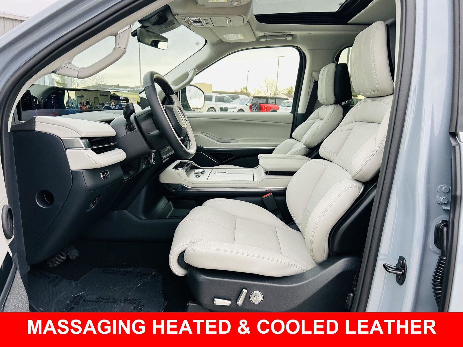 New 2026 Lincoln Navigator Reserve image 3