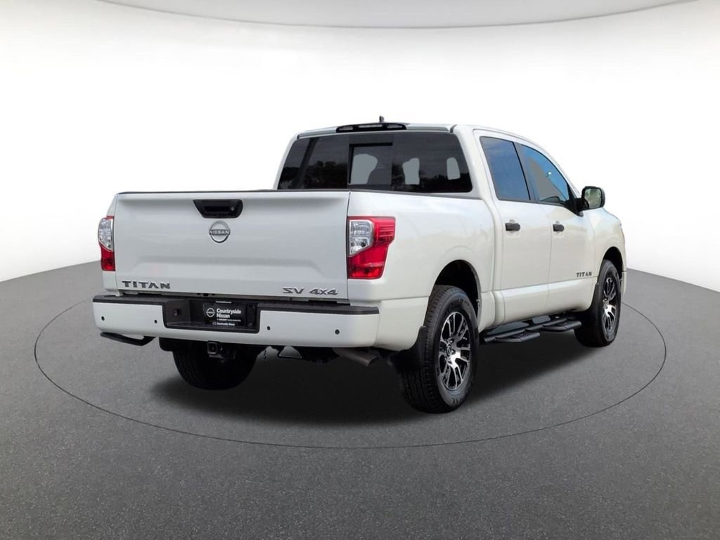 Used 2024 Nissan Titan SV w/ Accessory Utility Package image 5