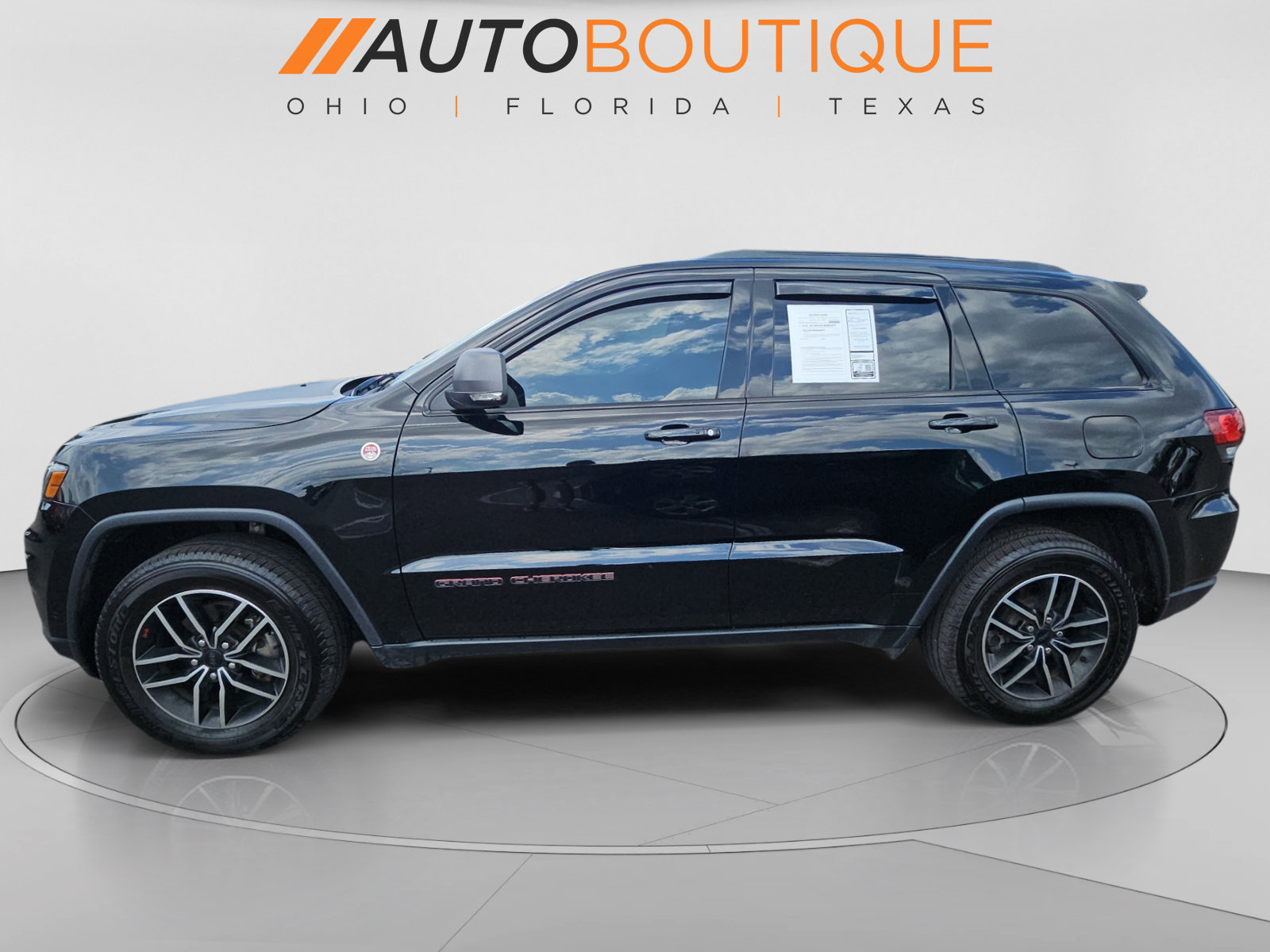Used 2019 Jeep Grand Cherokee Trailhawk AWD/4WD image 2