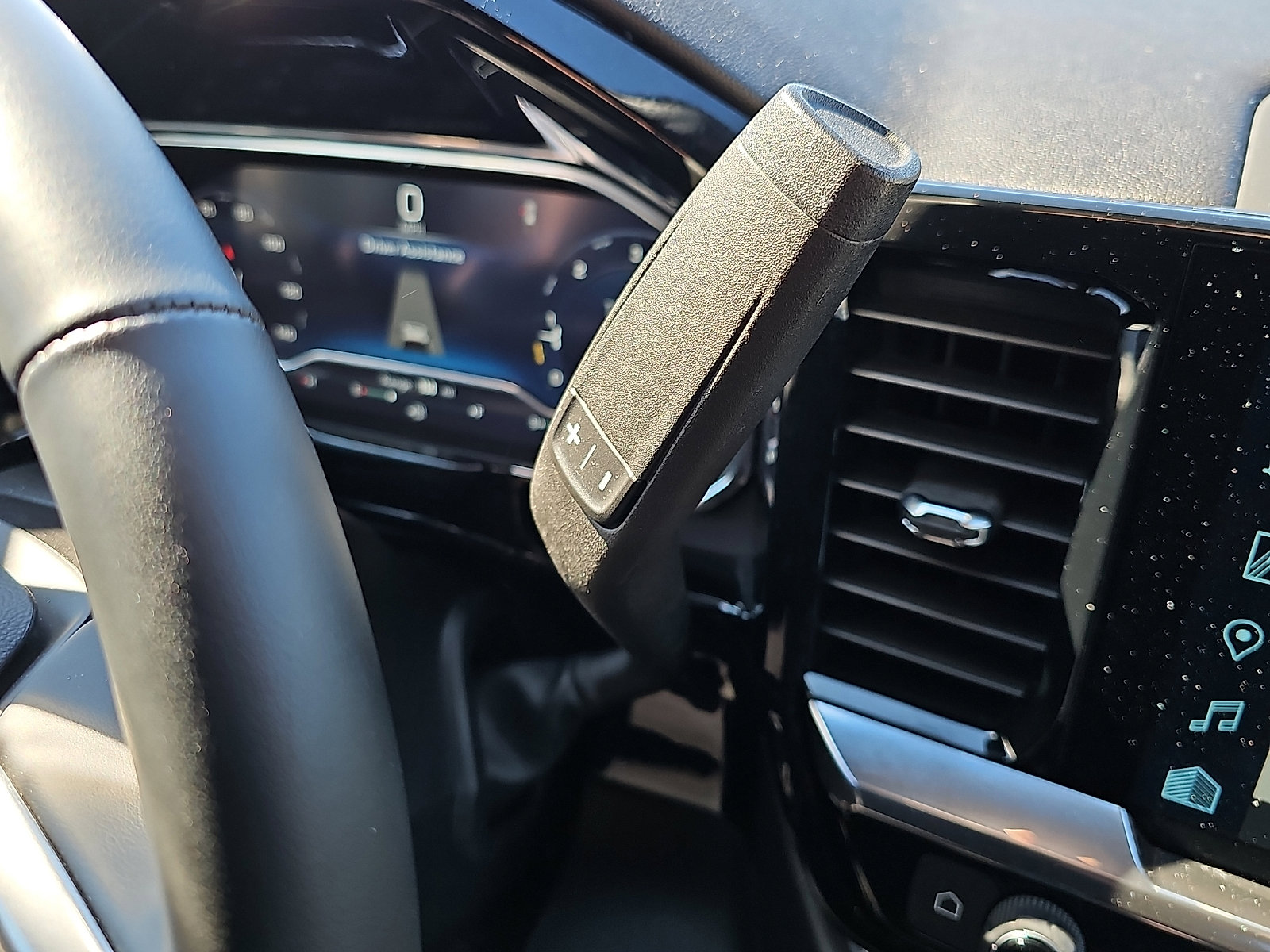 Used 2024 Chevrolet Silverado 1500 LT image 15